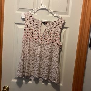 XL WHITE HOUSE/BLACK MARKET LINED TANK